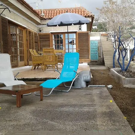 Casa Con Terrazas,jardin Y Piscina En La Camella. Hébergement de vacances Arona (Tenerife)