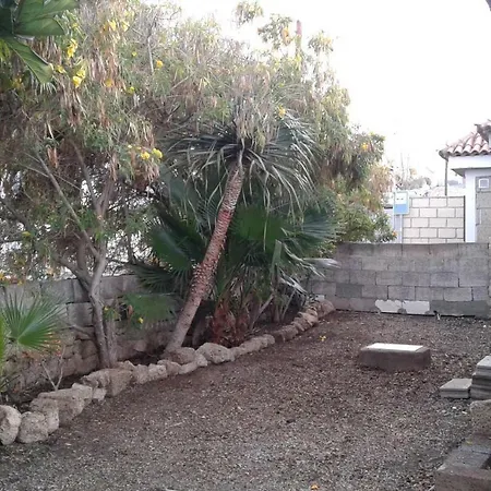 Casa Con Terrazas,jardin Y Piscina En La Camella. Arona (Tenerife)