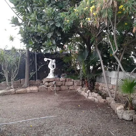 Casa Con Terrazas,jardin Y Piscina En La Camella. Arona (Tenerife)