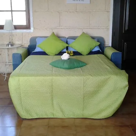 Casa Con Terrazas,jardin Y Piscina En La Camella. Hébergement de vacances