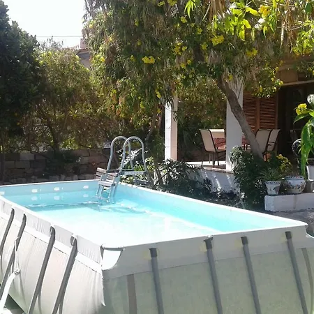 Casa Con Terrazas,jardin Y Piscina En La Camella. Hébergement de vacances Arona (Tenerife)