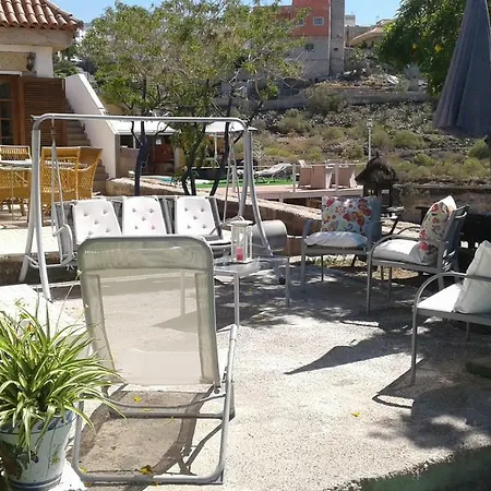 Casa Con Terrazas,jardin Y Piscina En La Camella. Arona (Tenerife)