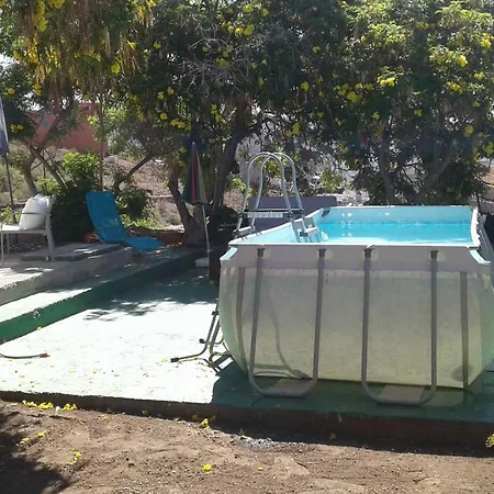 Casa Con Terrazas,jardin Y Piscina En La Camella. Hébergement de vacances Arona (Tenerife)