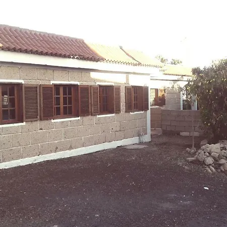 بيت للعطل Casa Con Terrazas,jardin Y Piscina En La Camella. أرونا
