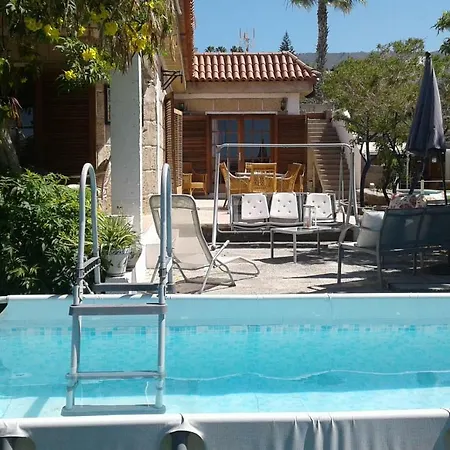 Casa Con Terrazas,jardin Y Piscina En La Camella. أرونا